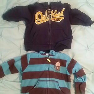 Two 6 months boy's hoodies Osh Kosh & Carter's